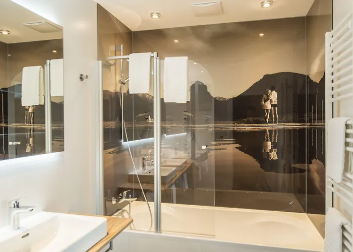 로맨틱 레지던츠 4*